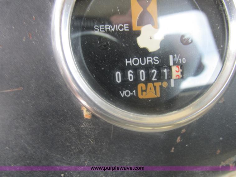 image for item L4022 1979 International Paystar 5000 truck cab and chassis