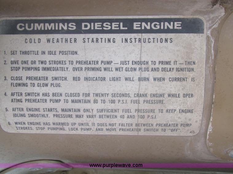 image for item L4022 1979 International Paystar 5000 truck cab and chassis