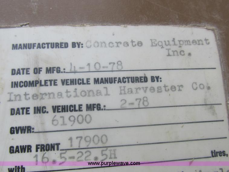 image for item L4022 1979 International Paystar 5000 truck cab and chassis