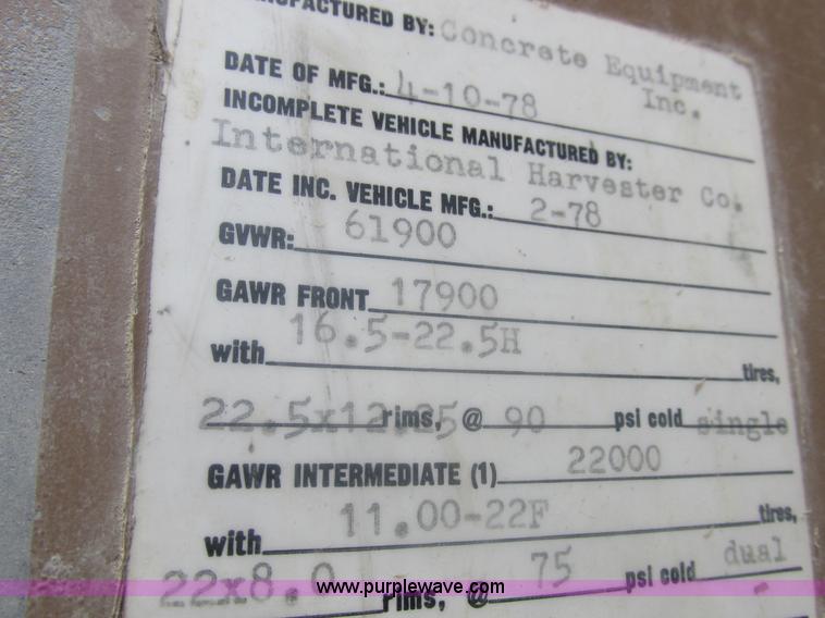 image for item L4022 1979 International Paystar 5000 truck cab and chassis