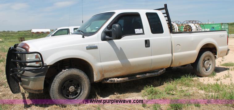 image for item L4358 2005 Ford F250 Super Duty SuperCab pickup truck