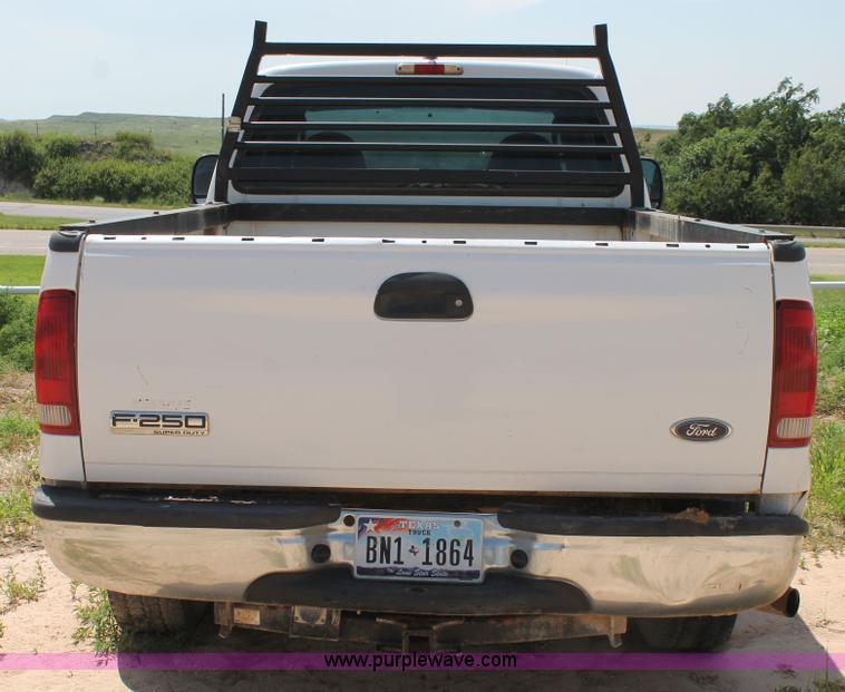 image for item L4358 2005 Ford F250 Super Duty SuperCab pickup truck