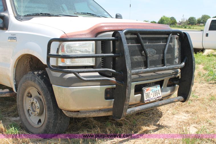 image for item L4358 2005 Ford F250 Super Duty SuperCab pickup truck