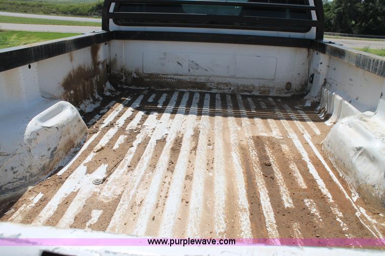 image for item L4358 2005 Ford F250 Super Duty SuperCab pickup truck