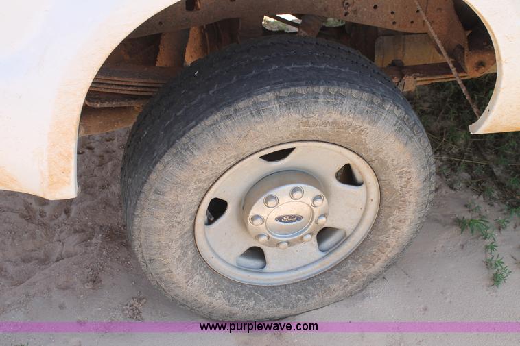 image for item L4358 2005 Ford F250 Super Duty SuperCab pickup truck