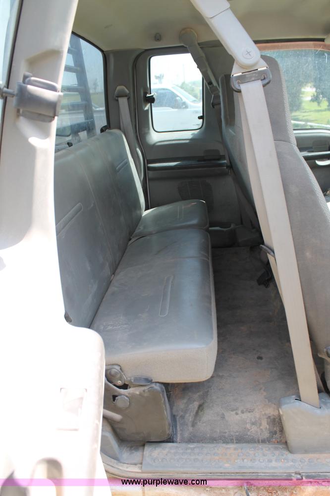 image for item L4358 2005 Ford F250 Super Duty SuperCab pickup truck