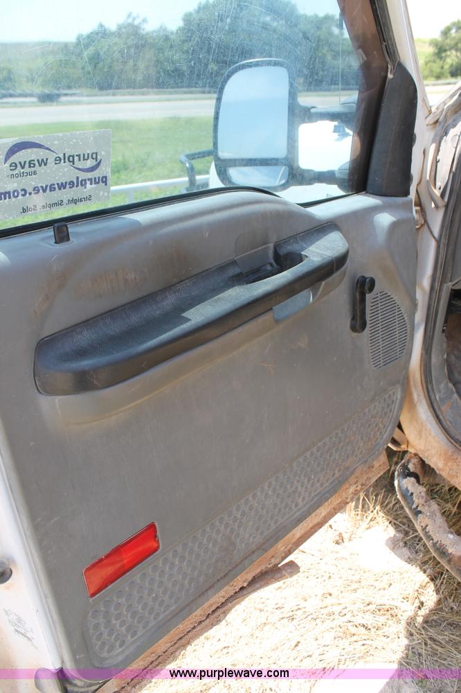 image for item L4358 2005 Ford F250 Super Duty SuperCab pickup truck