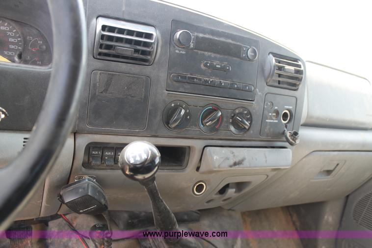 image for item L4358 2005 Ford F250 Super Duty SuperCab pickup truck