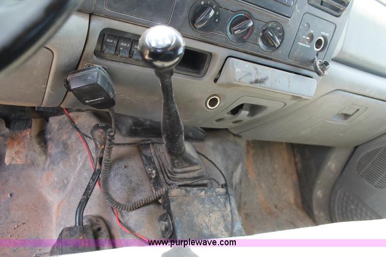 image for item L4358 2005 Ford F250 Super Duty SuperCab pickup truck