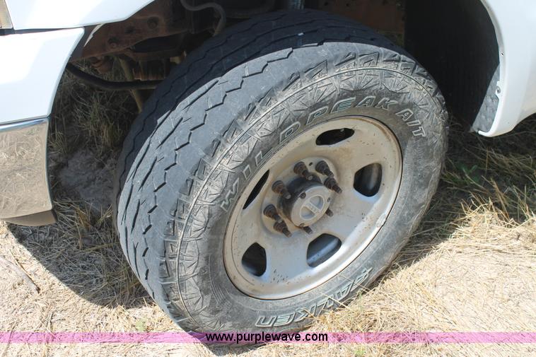 image for item L4359 2006 Ford F350 Super Duty Crew Cab pickup truck