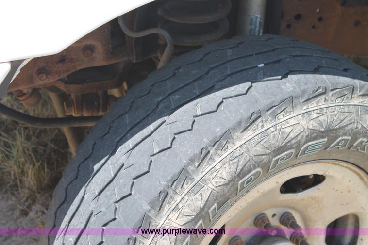 image for item L4359 2006 Ford F350 Super Duty Crew Cab pickup truck