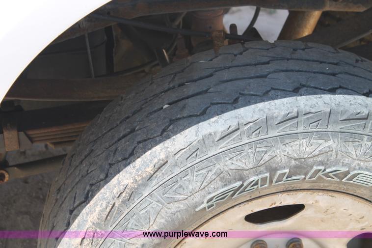 image for item L4359 2006 Ford F350 Super Duty Crew Cab pickup truck