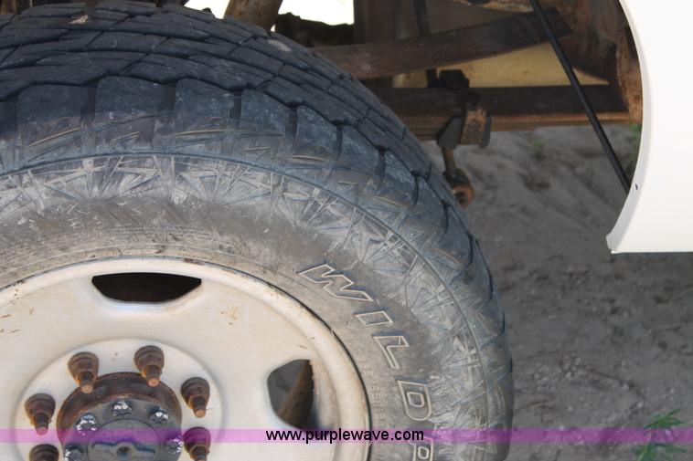 image for item L4359 2006 Ford F350 Super Duty Crew Cab pickup truck