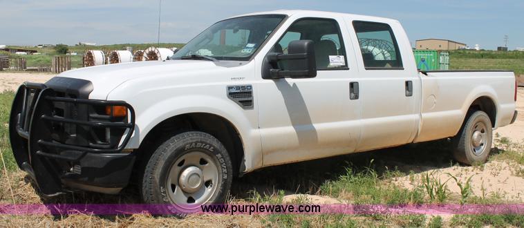 image for item L4361 2008 Ford F350 Super Duty XL Crew Cab pickup truck