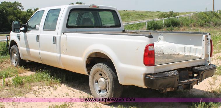 image for item L4361 2008 Ford F350 Super Duty XL Crew Cab pickup truck