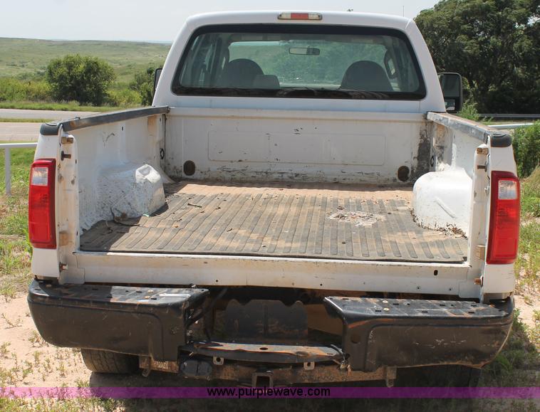 image for item L4361 2008 Ford F350 Super Duty XL Crew Cab pickup truck