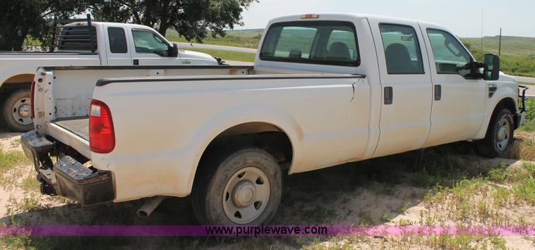 image for item L4361 2008 Ford F350 Super Duty XL Crew Cab pickup truck