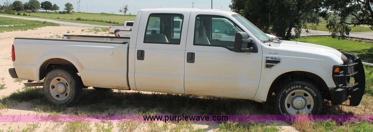 image for item L4361 2008 Ford F350 Super Duty XL Crew Cab pickup truck