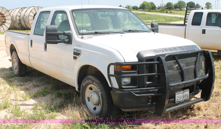 image for item L4361 2008 Ford F350 Super Duty XL Crew Cab pickup truck