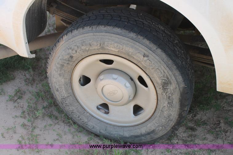 image for item L4361 2008 Ford F350 Super Duty XL Crew Cab pickup truck