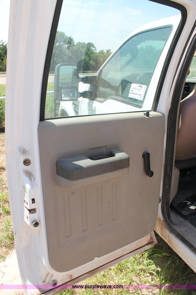 image for item L4361 2008 Ford F350 Super Duty XL Crew Cab pickup truck