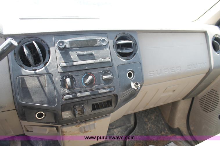 image for item L4361 2008 Ford F350 Super Duty XL Crew Cab pickup truck
