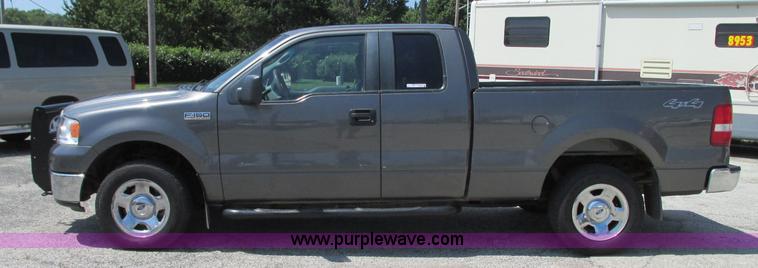 image for item R9370 2007 Ford F150 XLT SuperCab pickup truck