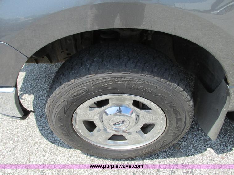 image for item R9370 2007 Ford F150 XLT SuperCab pickup truck