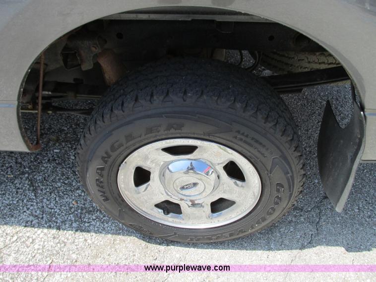 image for item R9370 2007 Ford F150 XLT SuperCab pickup truck