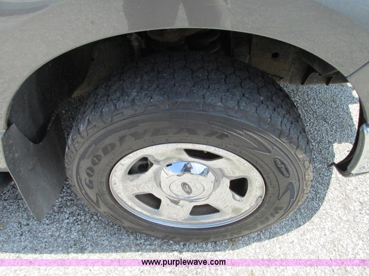 image for item R9370 2007 Ford F150 XLT SuperCab pickup truck