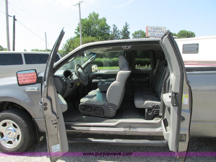 image for item R9370 2007 Ford F150 XLT SuperCab pickup truck