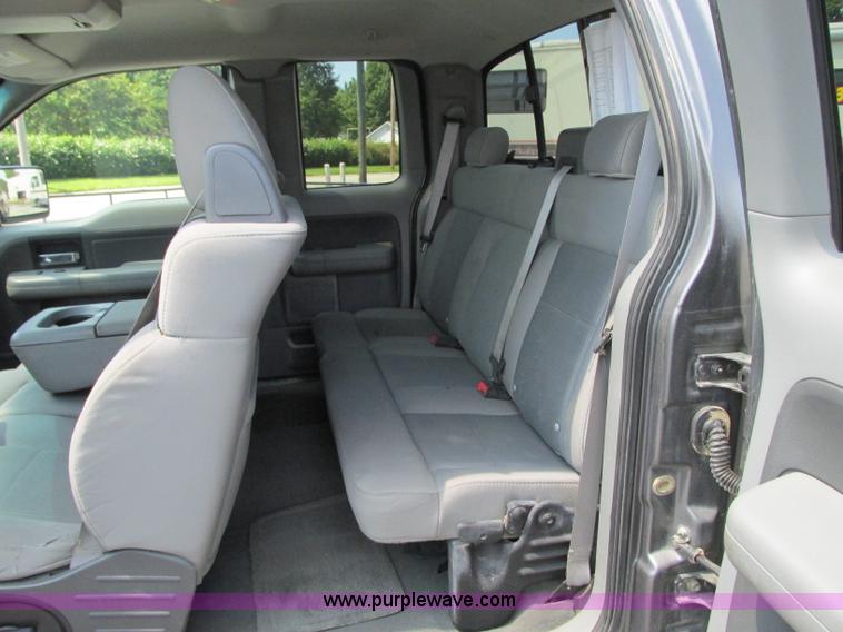 image for item R9370 2007 Ford F150 XLT SuperCab pickup truck