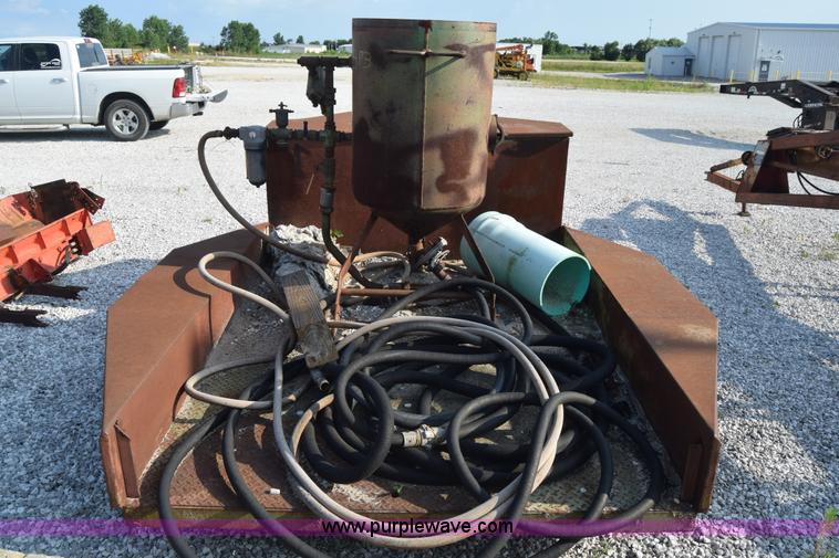 image for item AZ9010 Clemco SCWB-2452 sandblaster