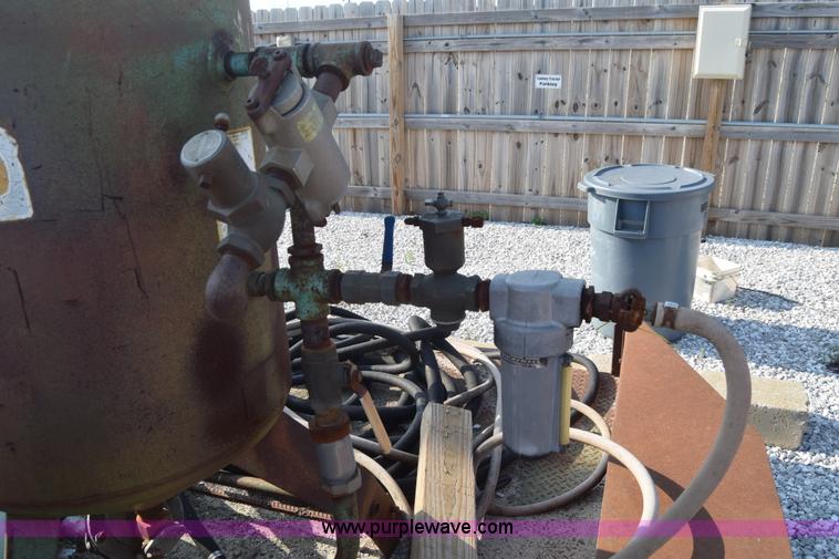 image for item AZ9010 Clemco SCWB-2452 sandblaster