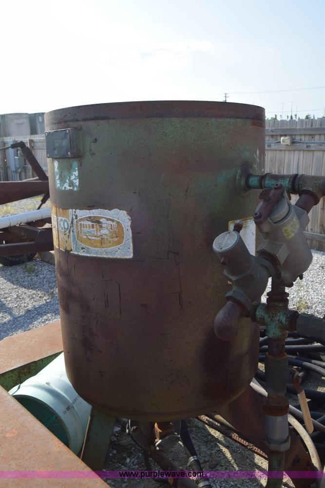 image for item AZ9010 Clemco SCWB-2452 sandblaster