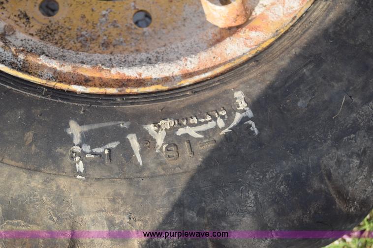 image for item AZ9013 (3) 12.5-80-18 tires