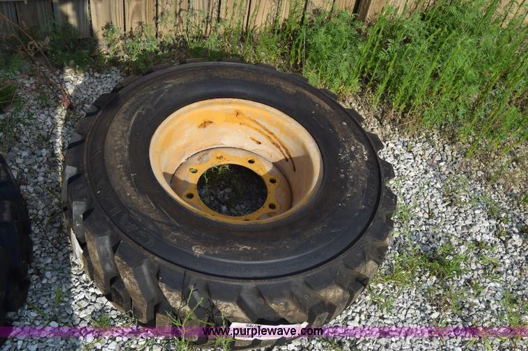 image for item AZ9013 (3) 12.5-80-18 tires