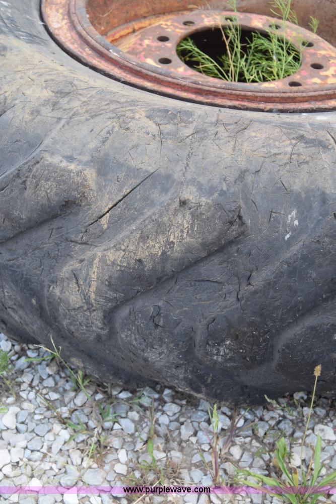 image for item AZ9014 (8) assorted motor grader tires