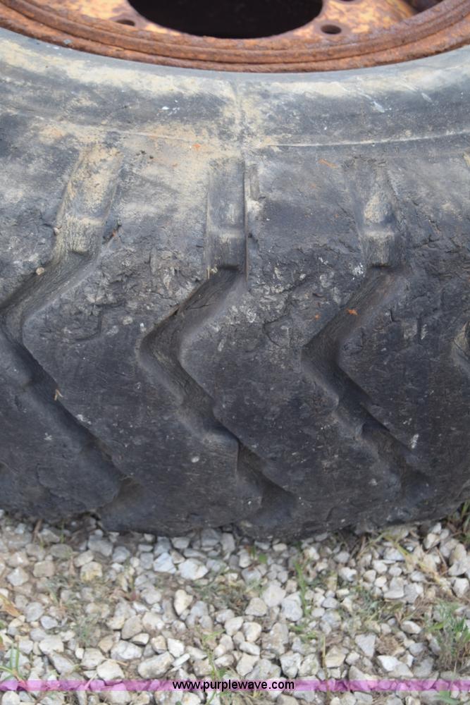 image for item AZ9014 (8) assorted motor grader tires