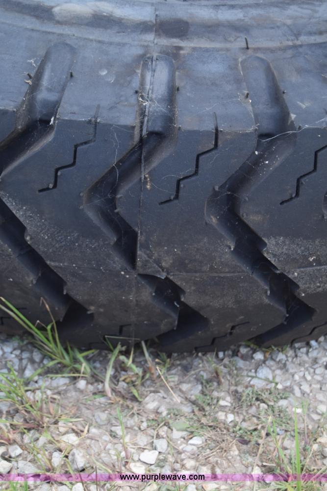 image for item AZ9014 (8) assorted motor grader tires