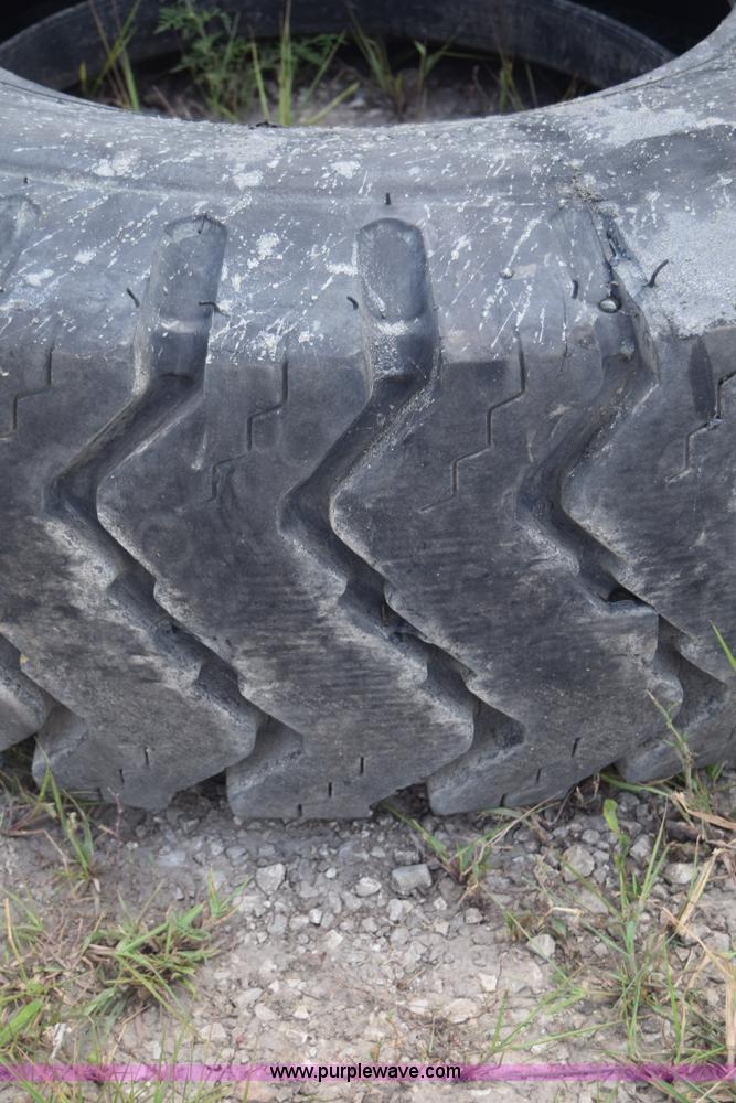 image for item AZ9014 (8) assorted motor grader tires