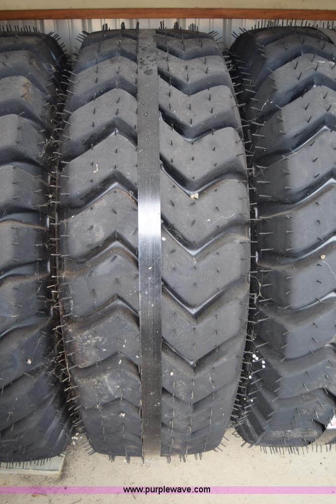 image for item AZ9018 (5) 18.00-25 tires