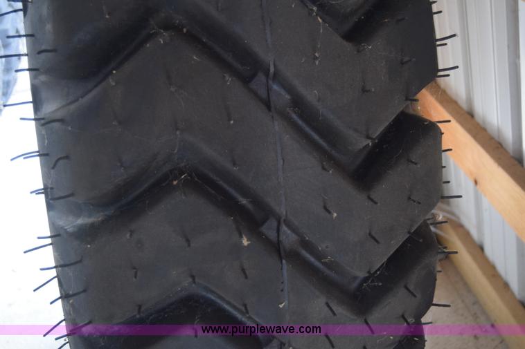 image for item AZ9018 (5) 18.00-25 tires