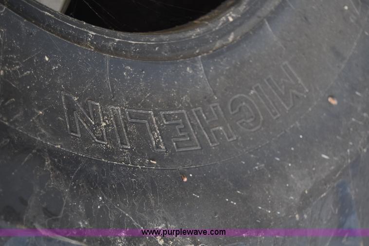 image for item AZ9022 Michelin 19.5LR x 24X tire