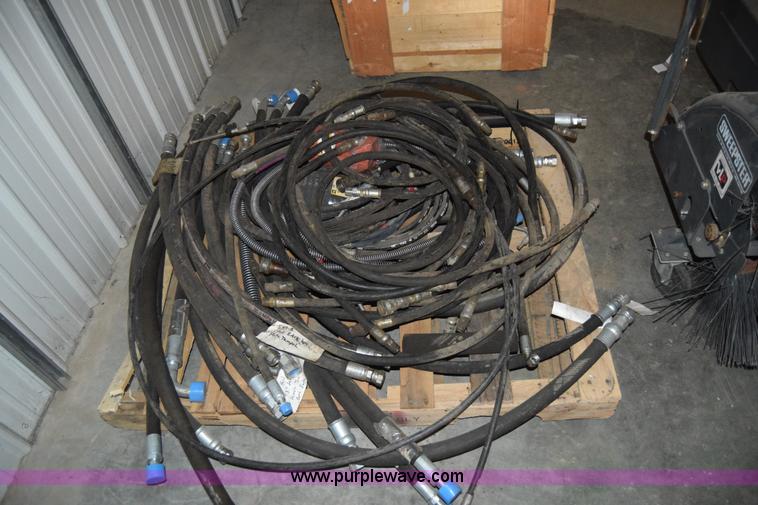 image for item AZ9026 Assorted hydraulic hoses