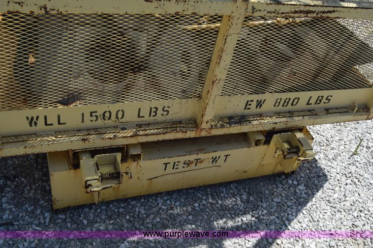 image for item AZ9032 Man basket