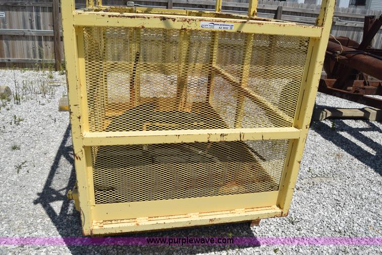 image for item AZ9032 Man basket