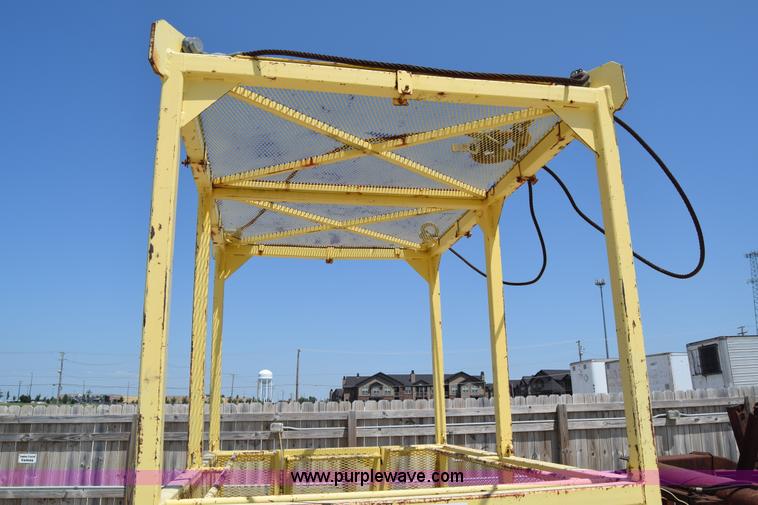 image for item AZ9032 Man basket