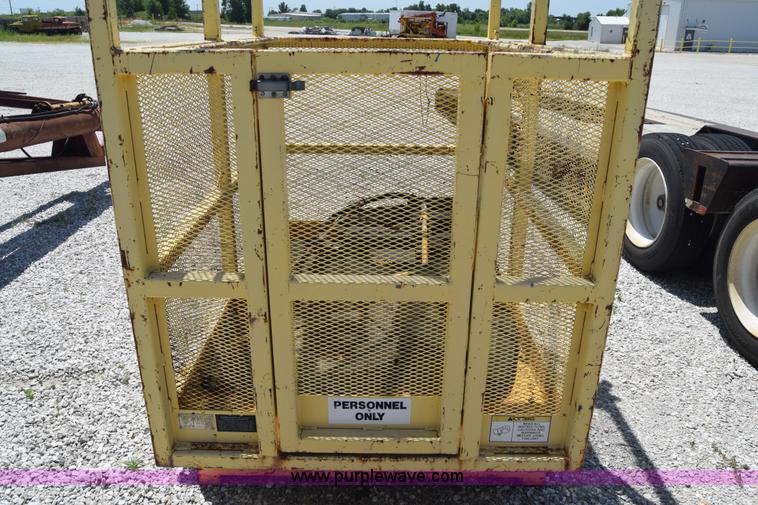 image for item AZ9032 Man basket