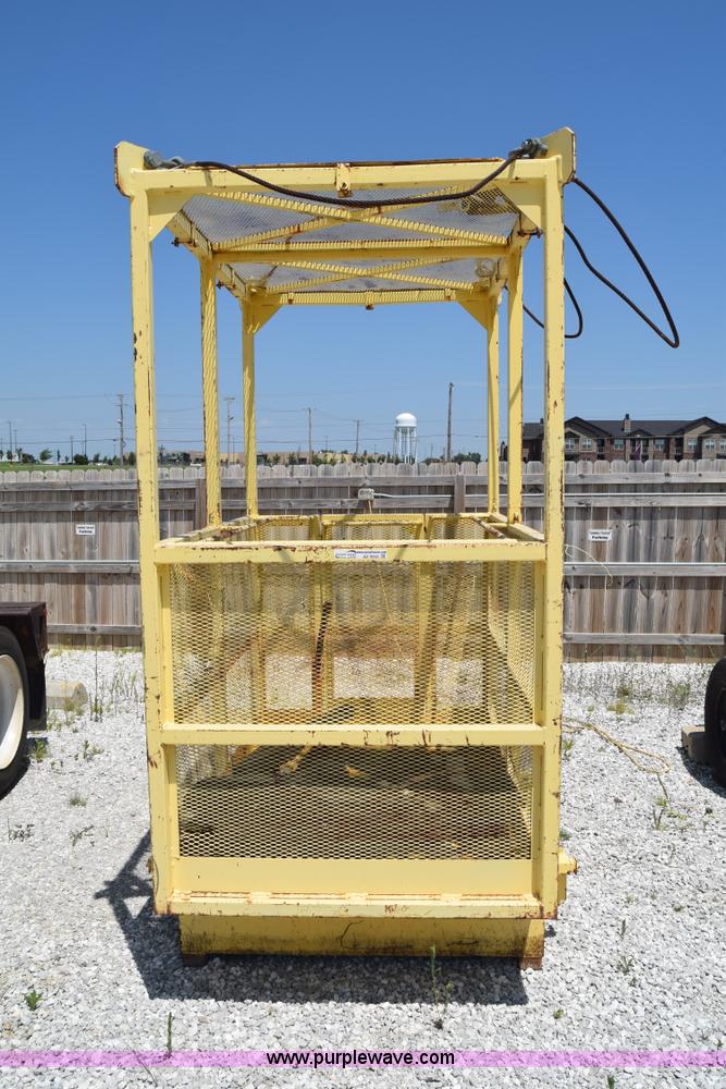 image for item AZ9032 Man basket